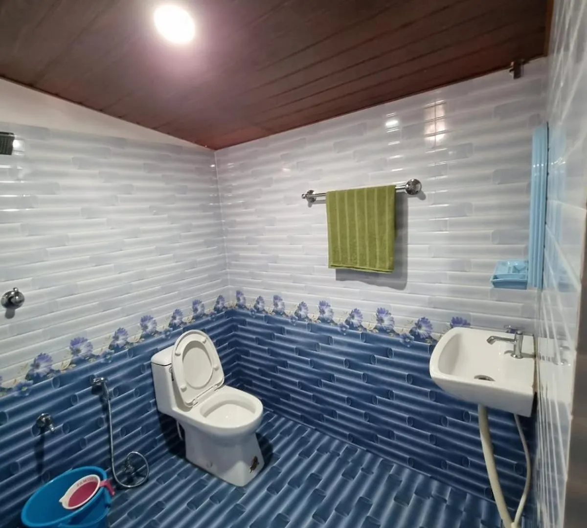 Kayaltheeram Resort & Homestay Paravūr