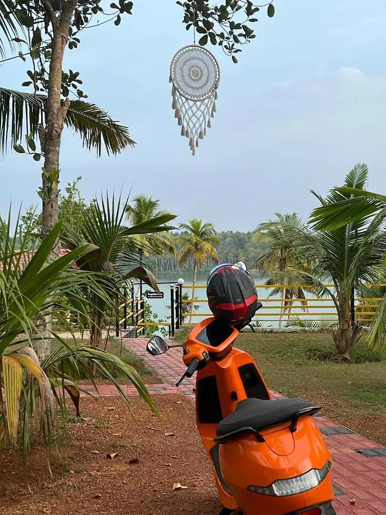 Kayaltheeram Resort & Homestay Paravūr 0*,  인도