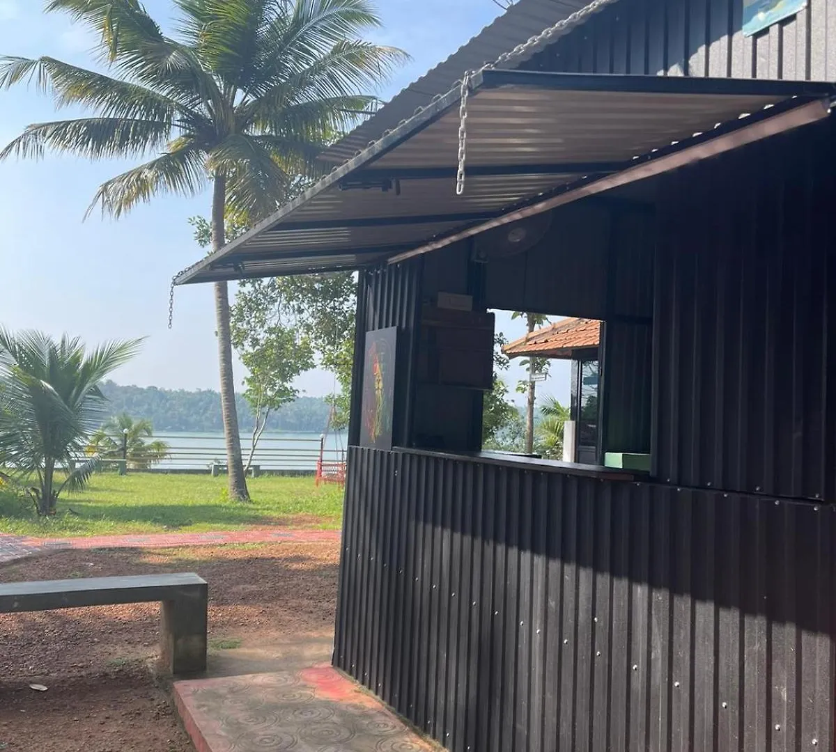 Kayaltheeram Resort & Homestay Paravūr 게스트하우스