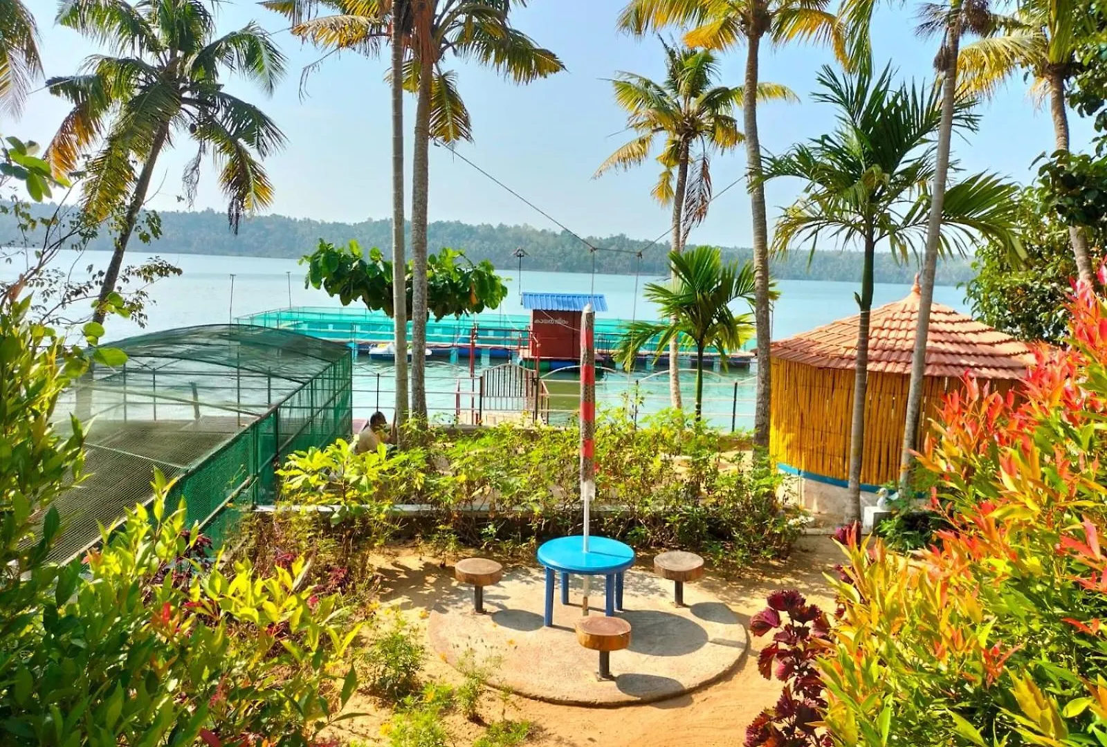 בית הארחה Paravūr Kayaltheeram Resort & Homestay