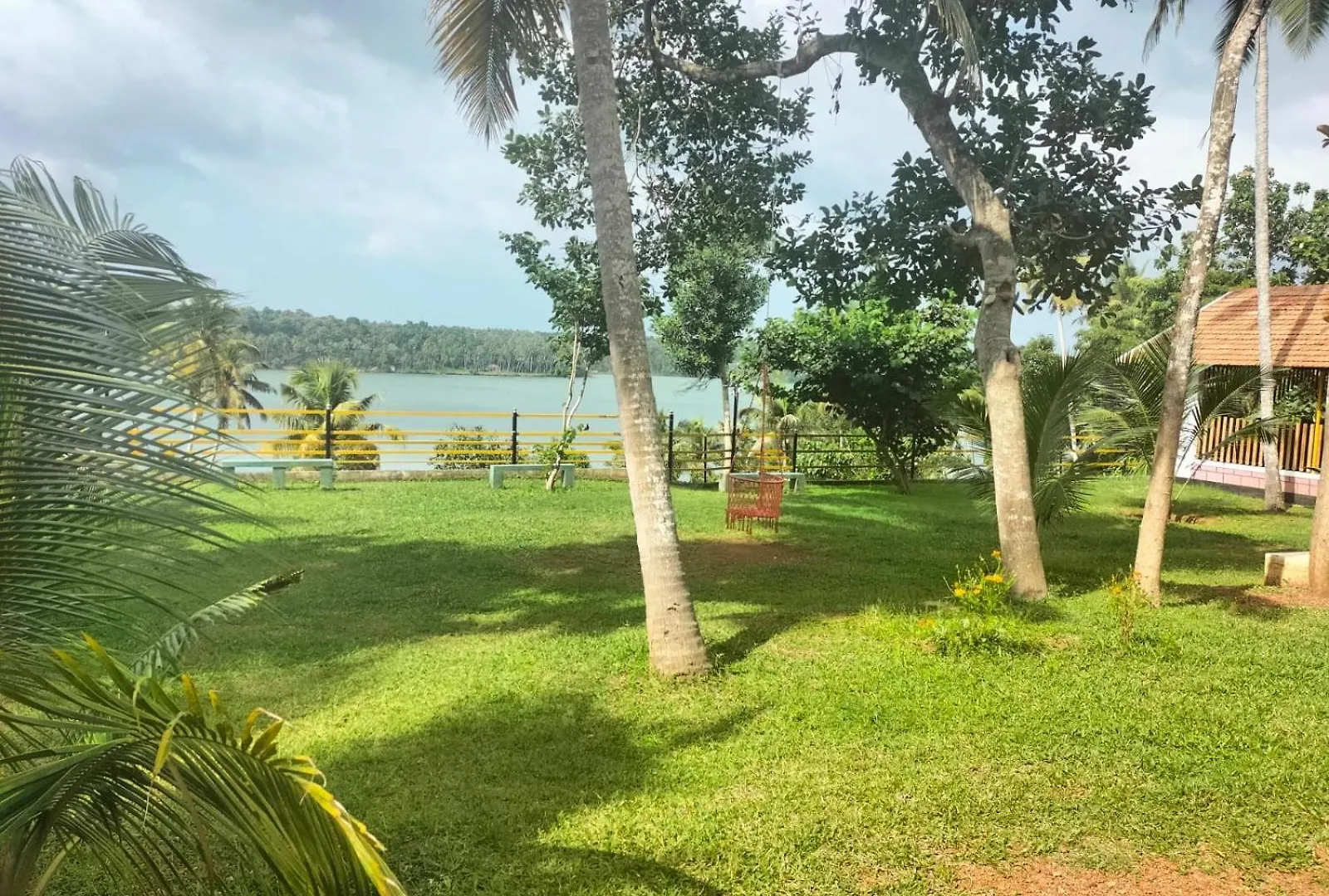 בית הארחה Paravūr Kayaltheeram Resort & Homestay