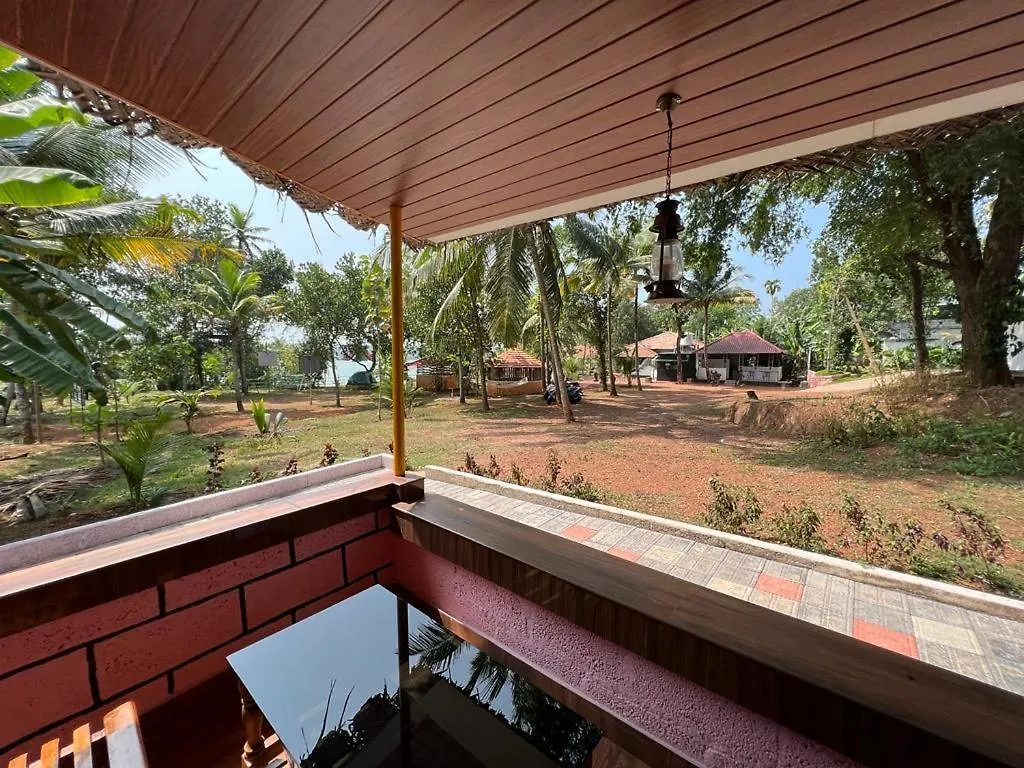 בית הארחה Paravūr Kayaltheeram Resort & Homestay