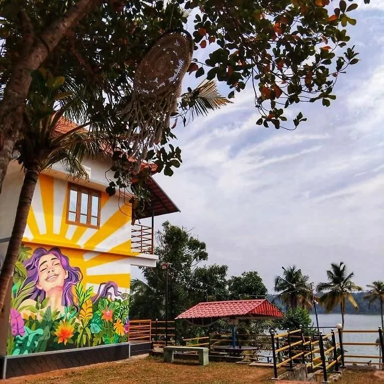 Paravūr Kayaltheeram Resort & Homestay