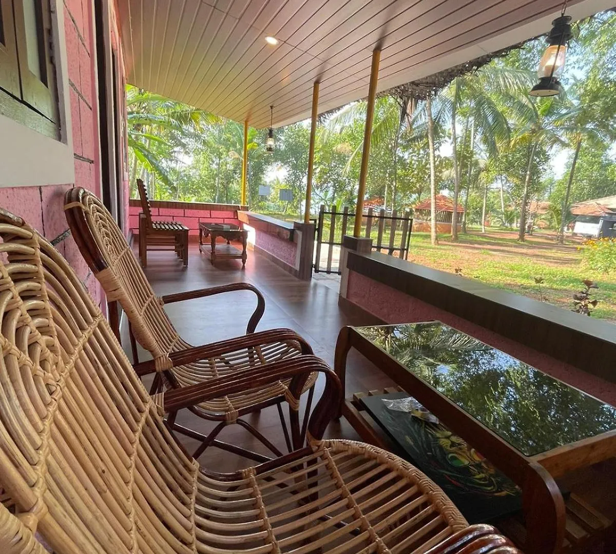 ゲストハウス Kayaltheeram Resort & Homestay Paravūr インド
