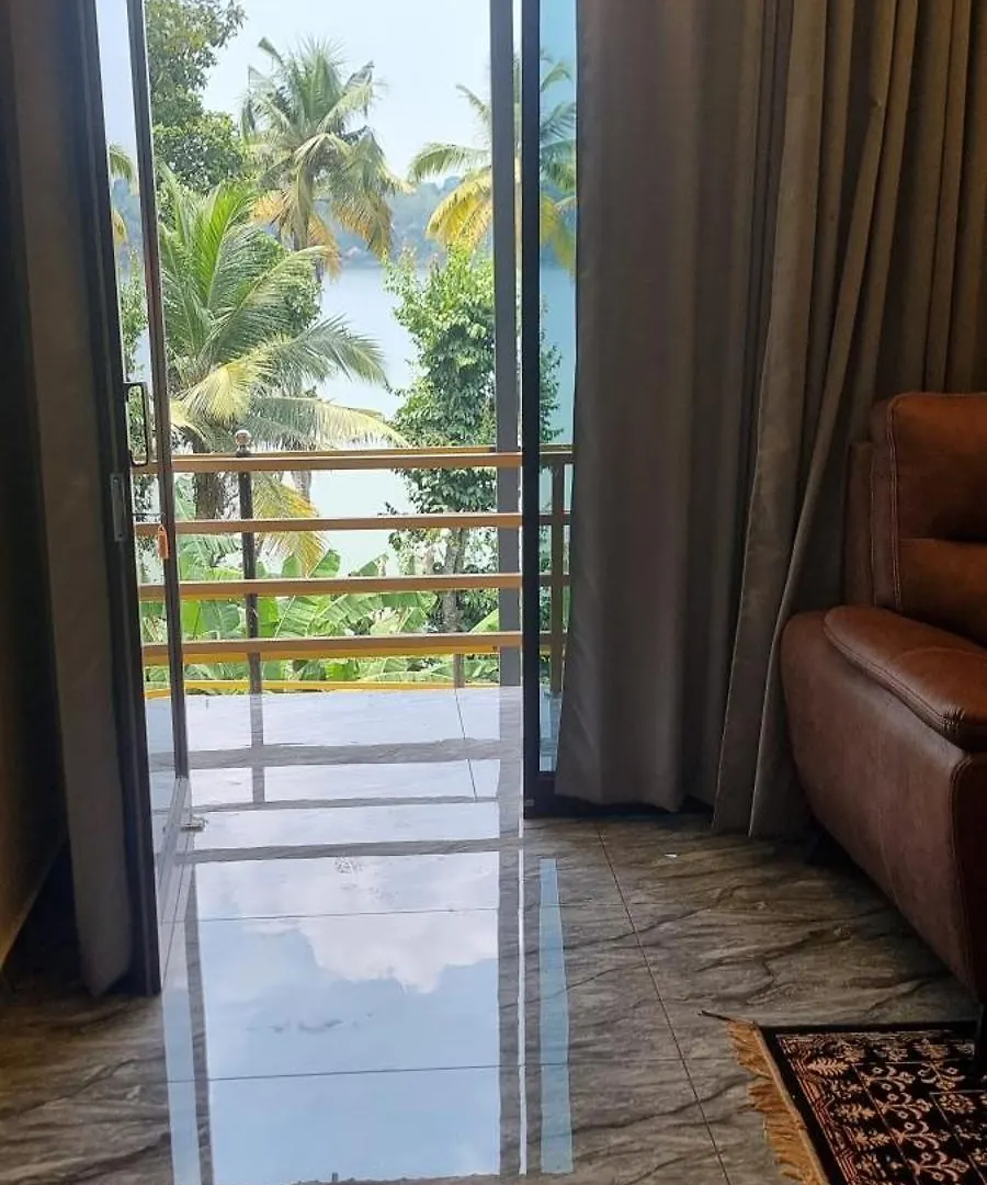 Kayaltheeram Resort & Homestay Paravūr インド
